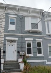108 Peabody Pl, Newark City, NJ 07104