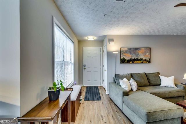 514 Streamside Drive 514, Roswell, GA 30076