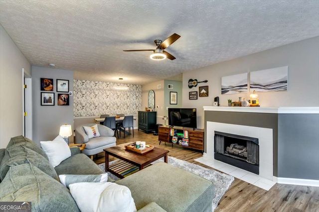 514 Streamside Drive 514, Roswell, GA 30076