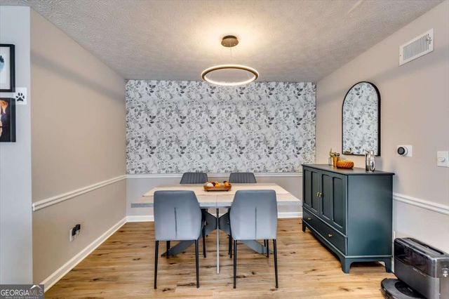 514 Streamside Drive 514, Roswell, GA 30076