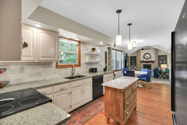 2208 O Donnell Drive, Champaign, IL 61821