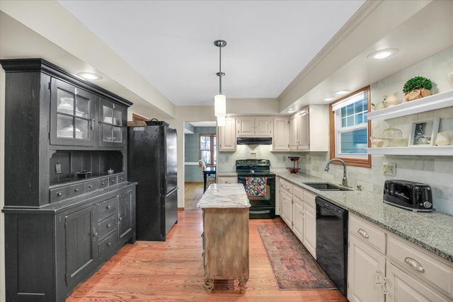 2208 O Donnell Drive, Champaign, IL 61821