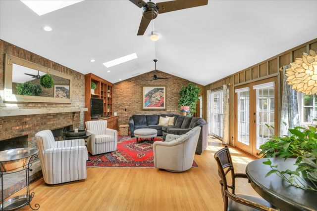 2208 O Donnell Drive, Champaign, IL 61821