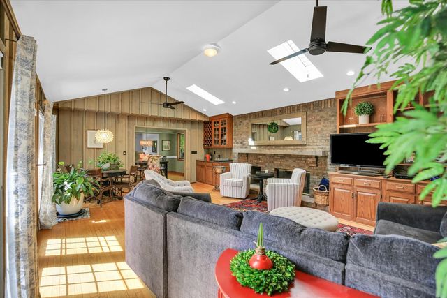 2208 O Donnell Drive, Champaign, IL 61821