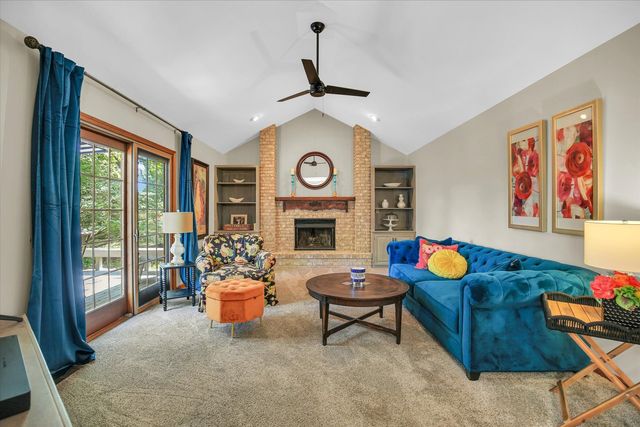 2208 O Donnell Drive, Champaign, IL 61821