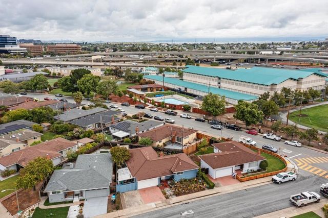 1094 Bermuda Drive, San Mateo, CA 94403