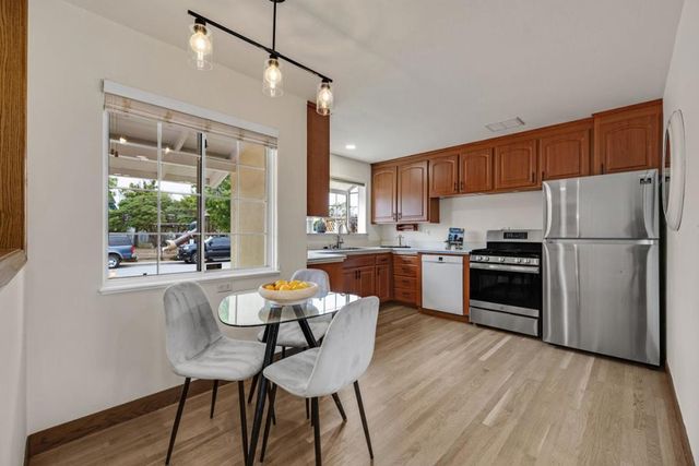 1094 Bermuda Drive, San Mateo, CA 94403