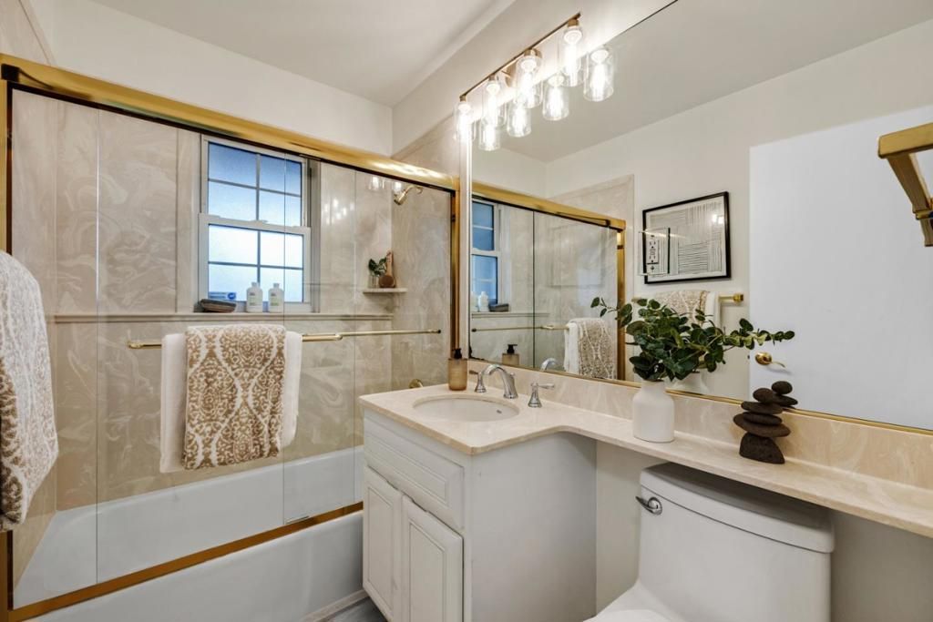 Image 15 of property listing at 1094 Bermuda Drive, San Mateo, CA 94403