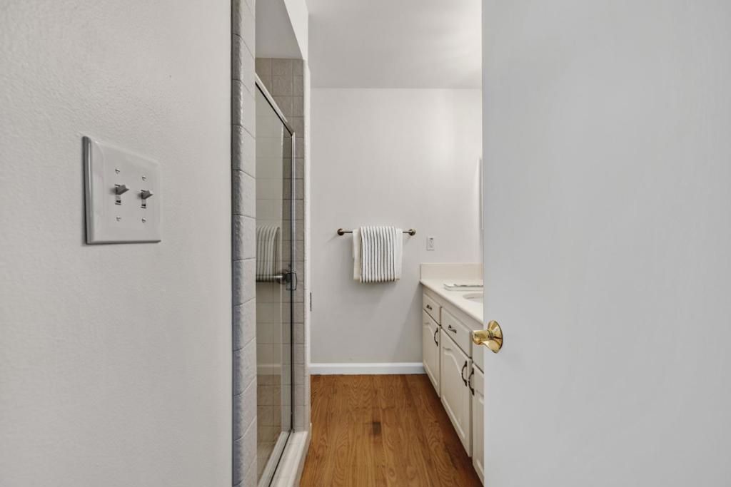 Image 20 of property listing at 1094 Bermuda Drive, San Mateo, CA 94403