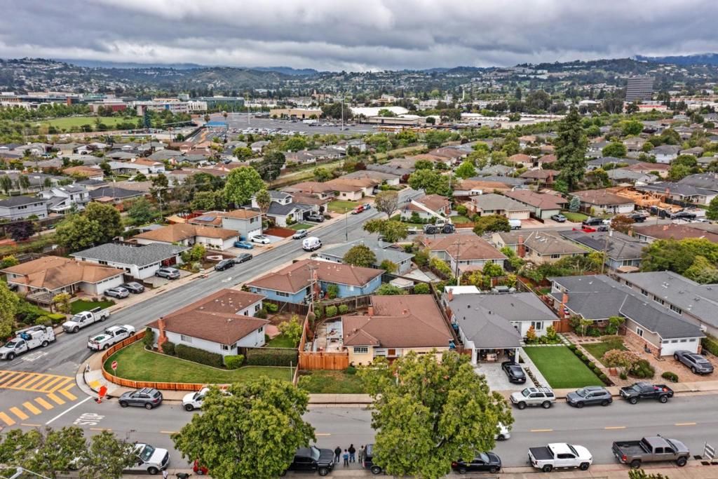 Image 27 of property listing at 1094 Bermuda Drive, San Mateo, CA 94403