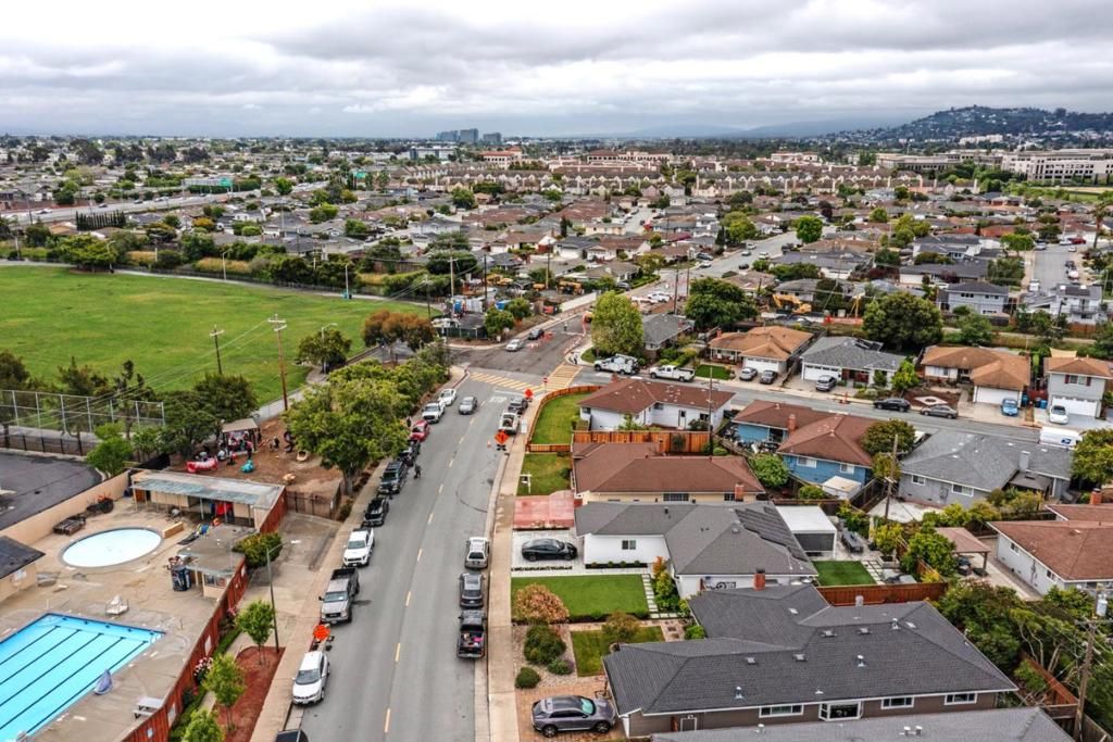 Image 29 of property listing at 1094 Bermuda Drive, San Mateo, CA 94403