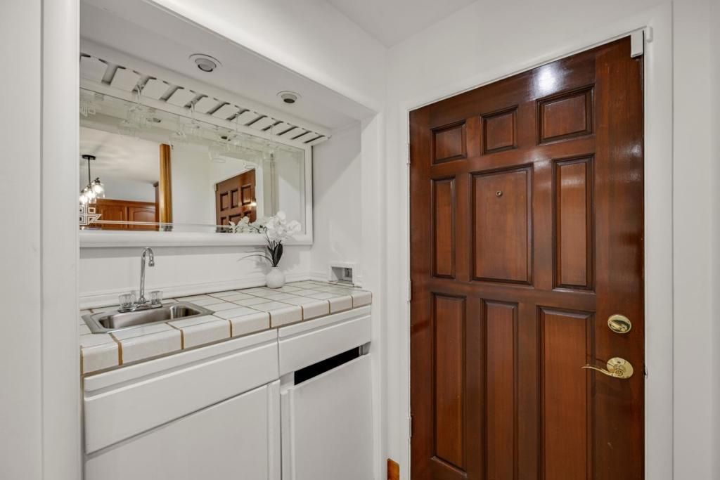 Image 5 of property listing at 1094 Bermuda Drive, San Mateo, CA 94403