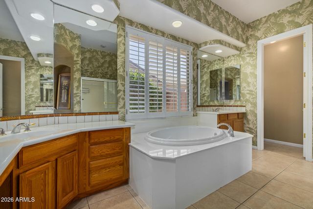 1687 E CAROB Drive, Chandler, AZ 85286