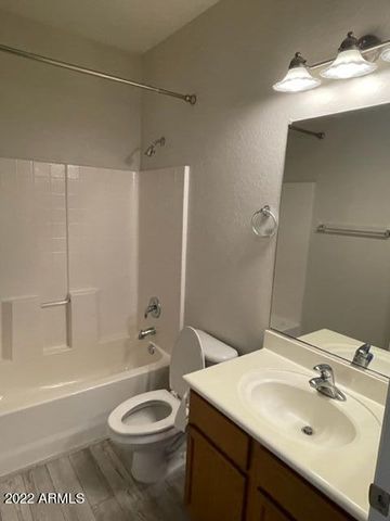 553 E San Carlos Way, Chandler, AZ 85249