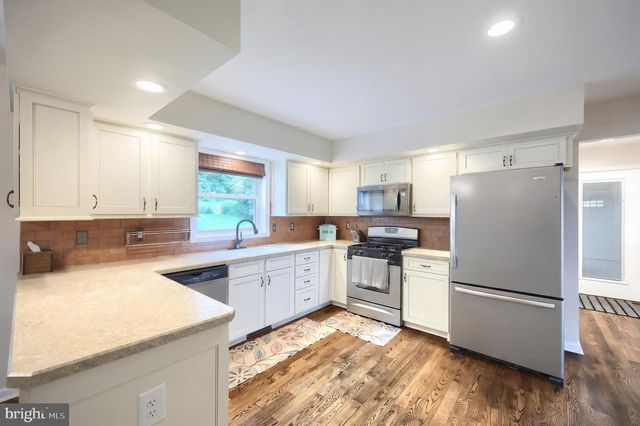 3133 WHEATLYN RD, York, PA 17402