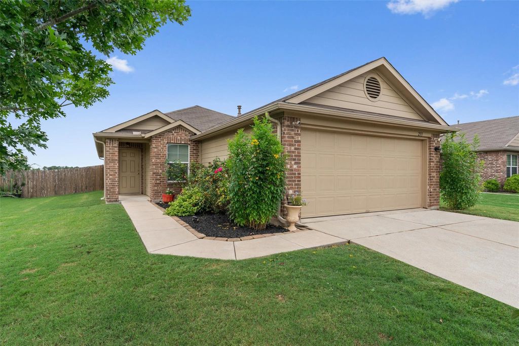 233 Voss, Kyle, TX 78640