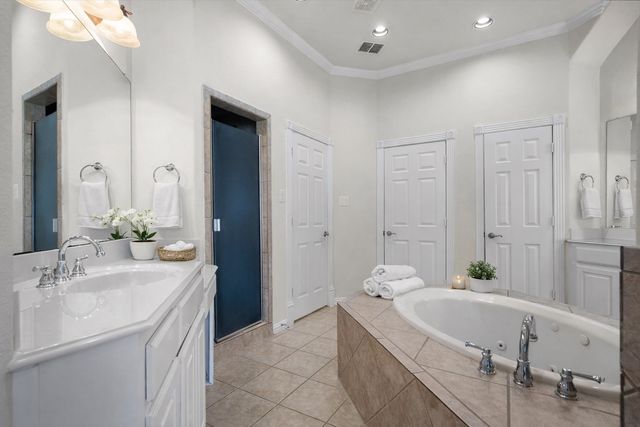 8720 Kameryn Lane, Lantana, TX 76226