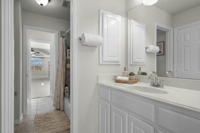 8720 Kameryn Lane, Lantana, TX 76226