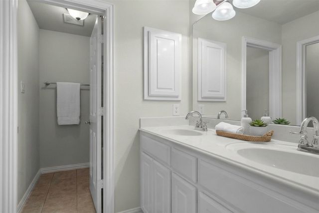 8720 Kameryn Lane, Lantana, TX 76226