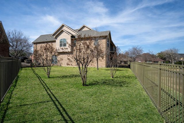 8720 Kameryn Lane, Lantana, TX 76226