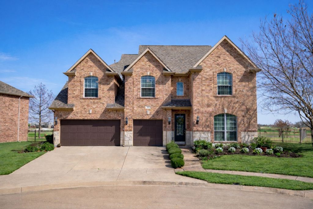 8720 Kameryn Lane, Lantana, TX 76226