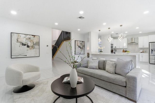 1170 Chenille Cir, Weston, FL 33327