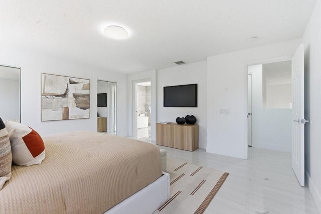 1170 Chenille Cir, Weston, FL 33327