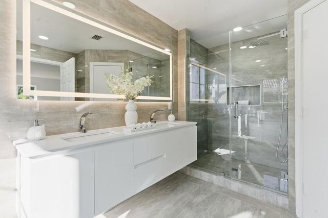 1170 Chenille Cir, Weston, FL 33327