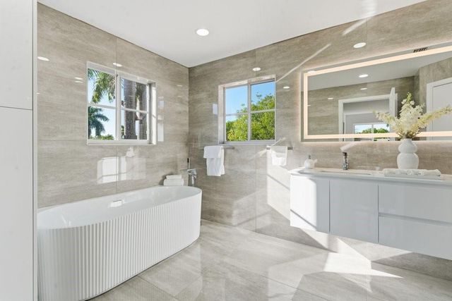 1170 Chenille Cir, Weston, FL 33327