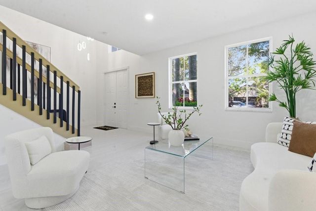 1170 Chenille Cir, Weston, FL 33327