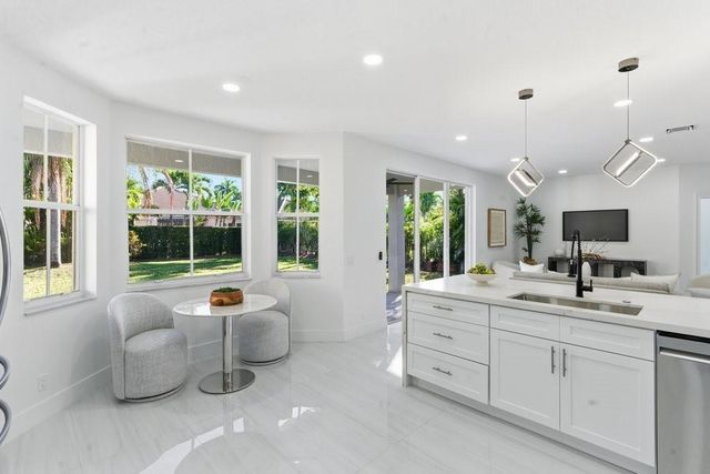 1170 Chenille Cir, Weston, FL 33327