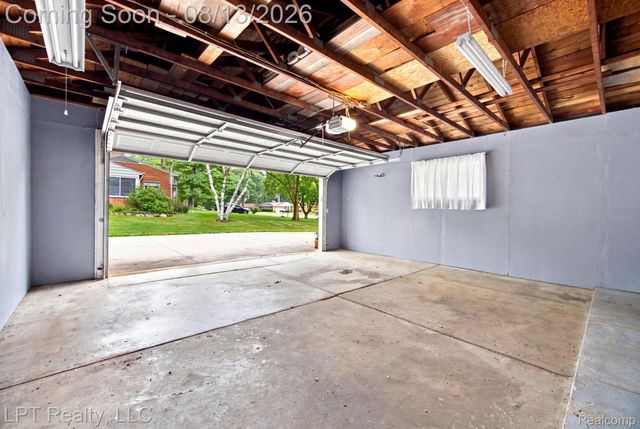 6429 Houghten Drive, Troy, MI 48098