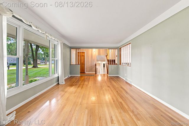6429 Houghten Drive, Troy, MI 48098