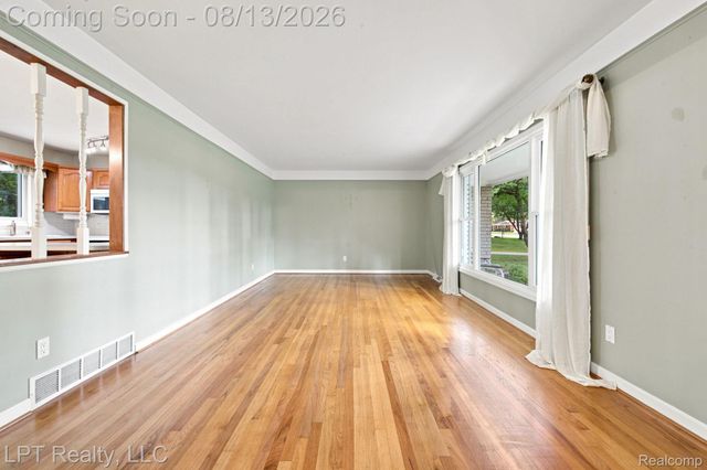 6429 Houghten Drive, Troy, MI 48098
