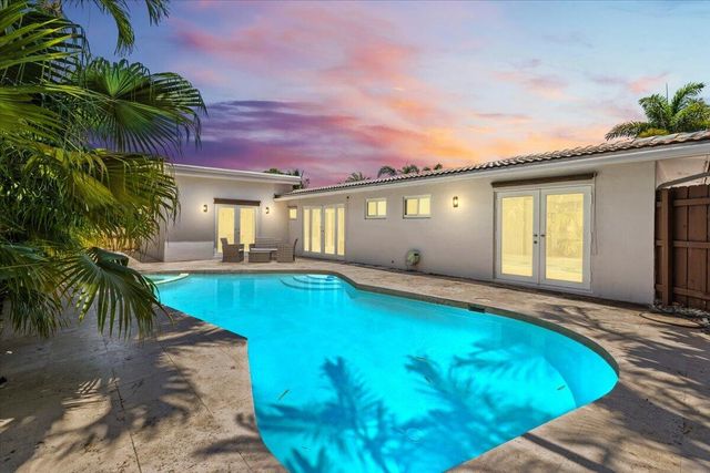 2137 NE 17TH Avenue, Wilton Manors, FL 33305