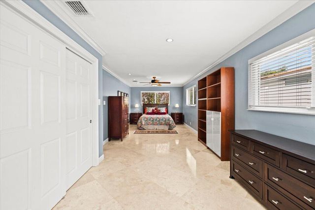 2137 NE 17TH Avenue, Wilton Manors, FL 33305