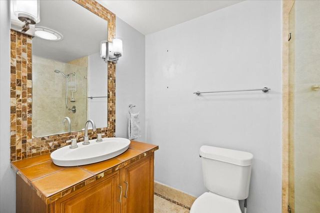2137 NE 17TH Avenue, Wilton Manors, FL 33305