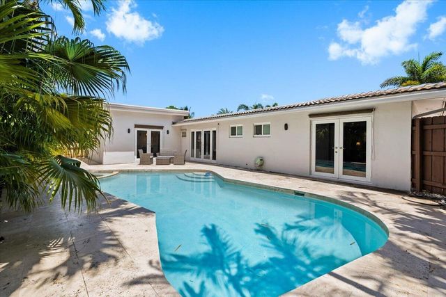 2137 NE 17TH Avenue, Wilton Manors, FL 33305