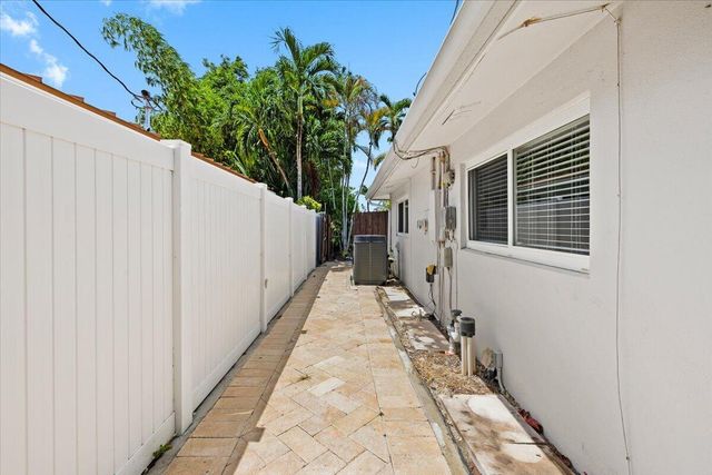 2137 NE 17TH Avenue, Wilton Manors, FL 33305