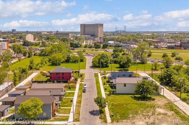 2827 16th Street, Detroit, MI 48216