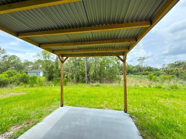 537 GREENBRIAR BLVD, Lehigh Acres, FL 33972
