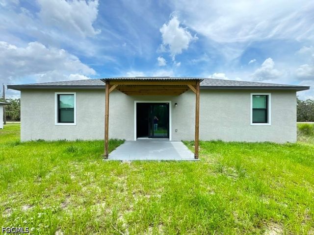 537 GREENBRIAR BLVD, Lehigh Acres, FL 33972