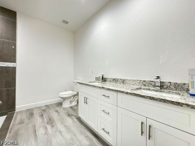 537 GREENBRIAR BLVD, Lehigh Acres, FL 33972