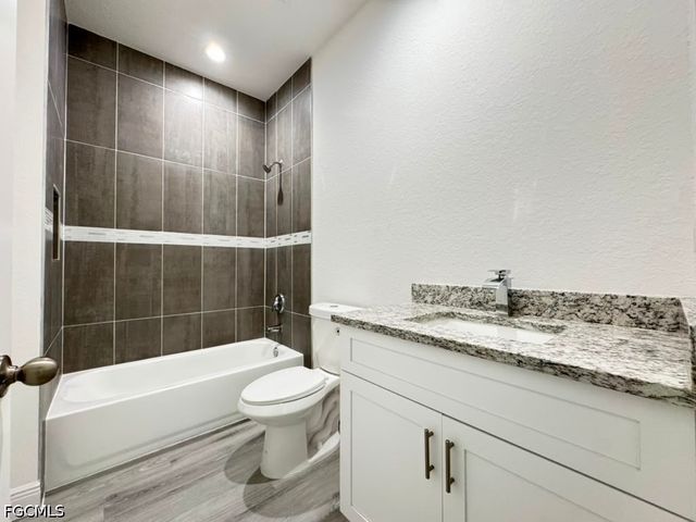 537 GREENBRIAR BLVD, Lehigh Acres, FL 33972