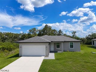 537 GREENBRIAR BLVD, Lehigh Acres, FL 33972