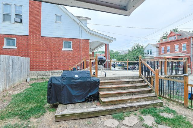 300 8th Avenue, Dayton, KY 41074