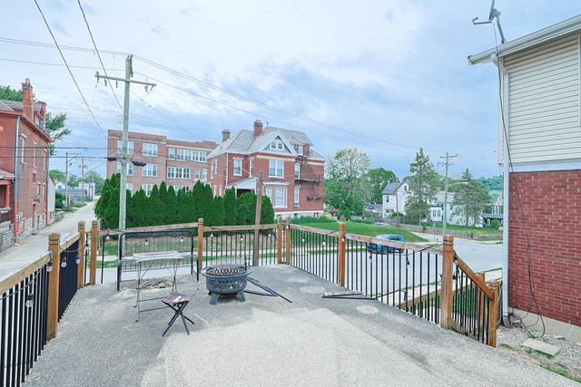 300 8th Avenue, Dayton, KY 41074