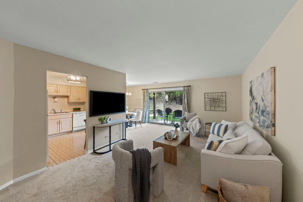 1712 Lakecliffe Drive D, Wheaton, IL 60189 — photo 3