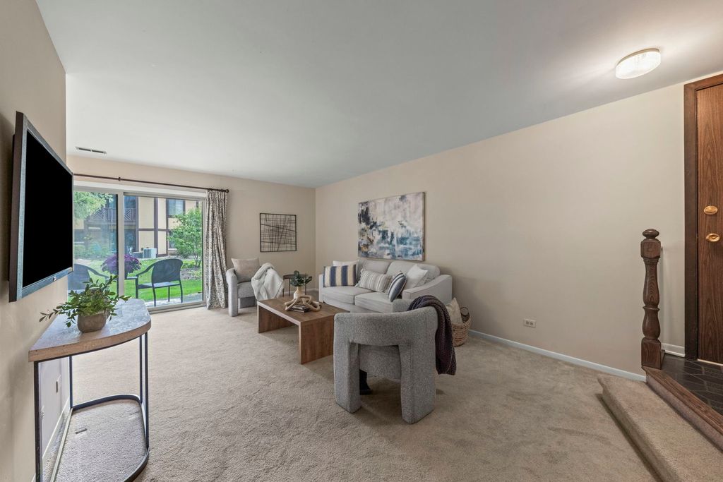 1712 Lakecliffe Drive D, Wheaton, IL 60189 — photo 4