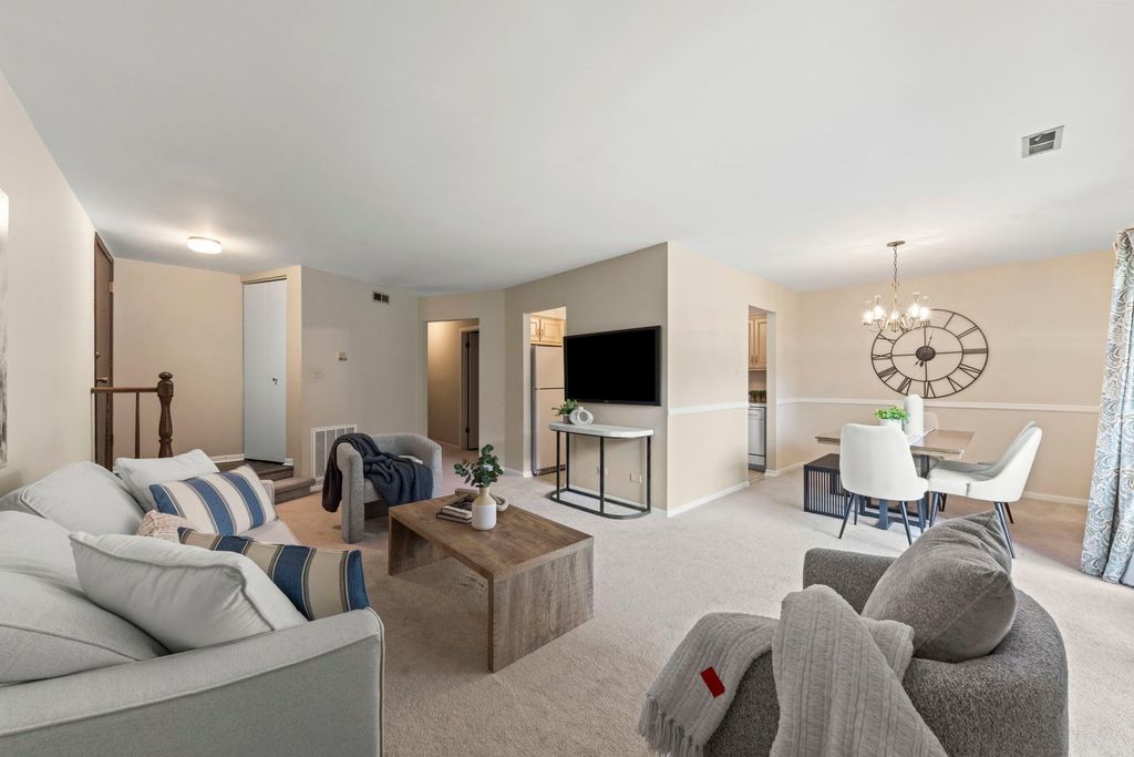 1712 Lakecliffe Drive D, Wheaton, IL 60189 — photo 5